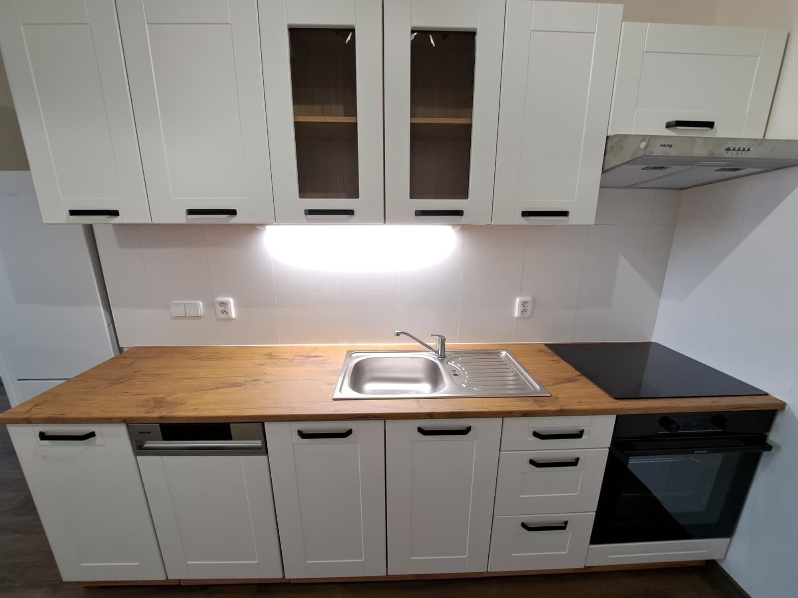 Prenájom bytu 3-izbový 65 m², Nechvílova, Praha, Praha Prenájom bytu 3-izbový 65 m², Nechvílova, Praha, Praha