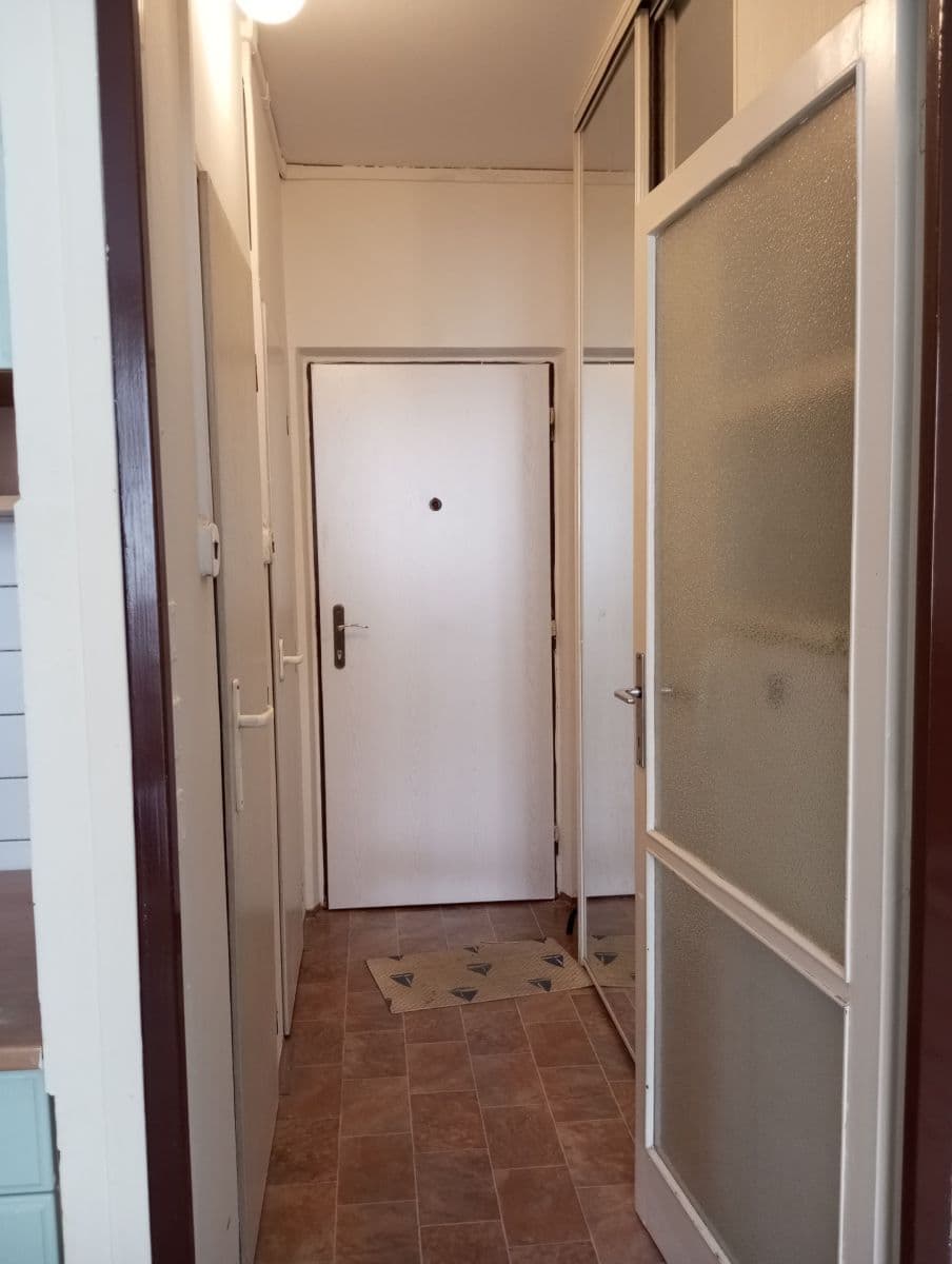 Prenájom bytu 1-izbový 25 m², Jabloňová, Praha, Praha Prenájom bytu 1-izbový 25 m², Jabloňová, Praha, Praha