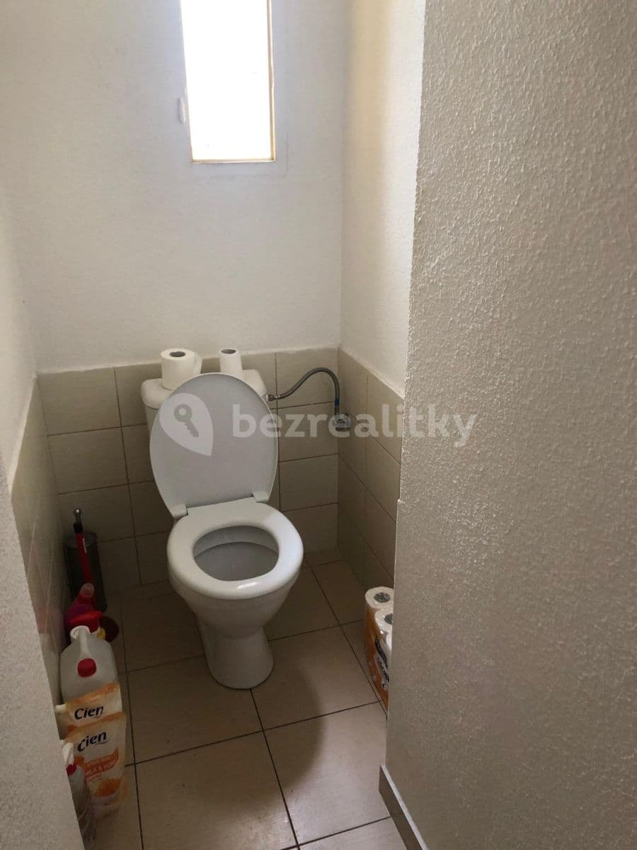 Prenájom bytu 5-izbový 10 m², Šaldova, Praha, Praha Prenájom bytu 5-izbový 10 m², Šaldova, Praha, Praha