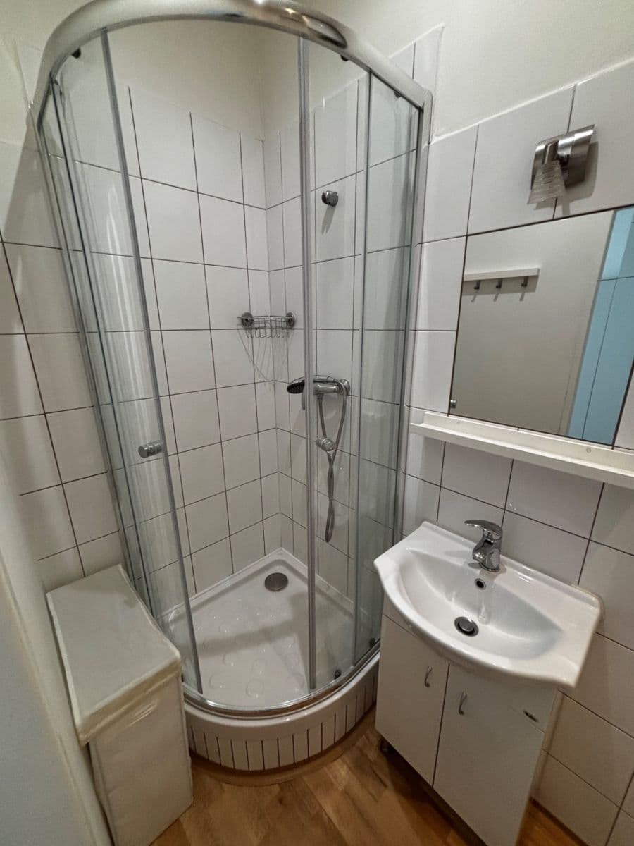 Prenájom bytu Garsoniéra 23 m², V Nových Vokovicích, Praha, Praha Prenájom bytu Garsoniéra 23 m², V Nových Vokovicích, Praha, Praha