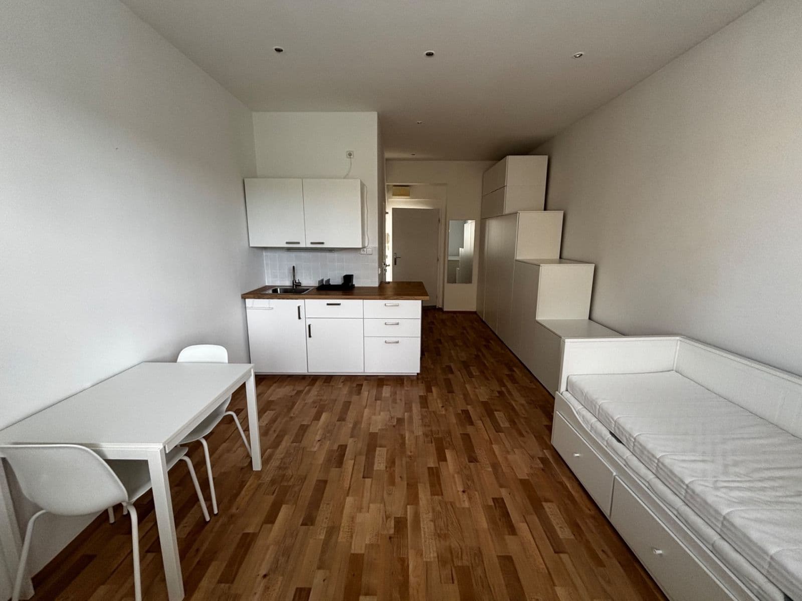 Prenájom bytu Garsoniéra 23 m², V Nových Vokovicích, Praha, Praha Prenájom bytu Garsoniéra 23 m², V Nových Vokovicích, Praha, Praha