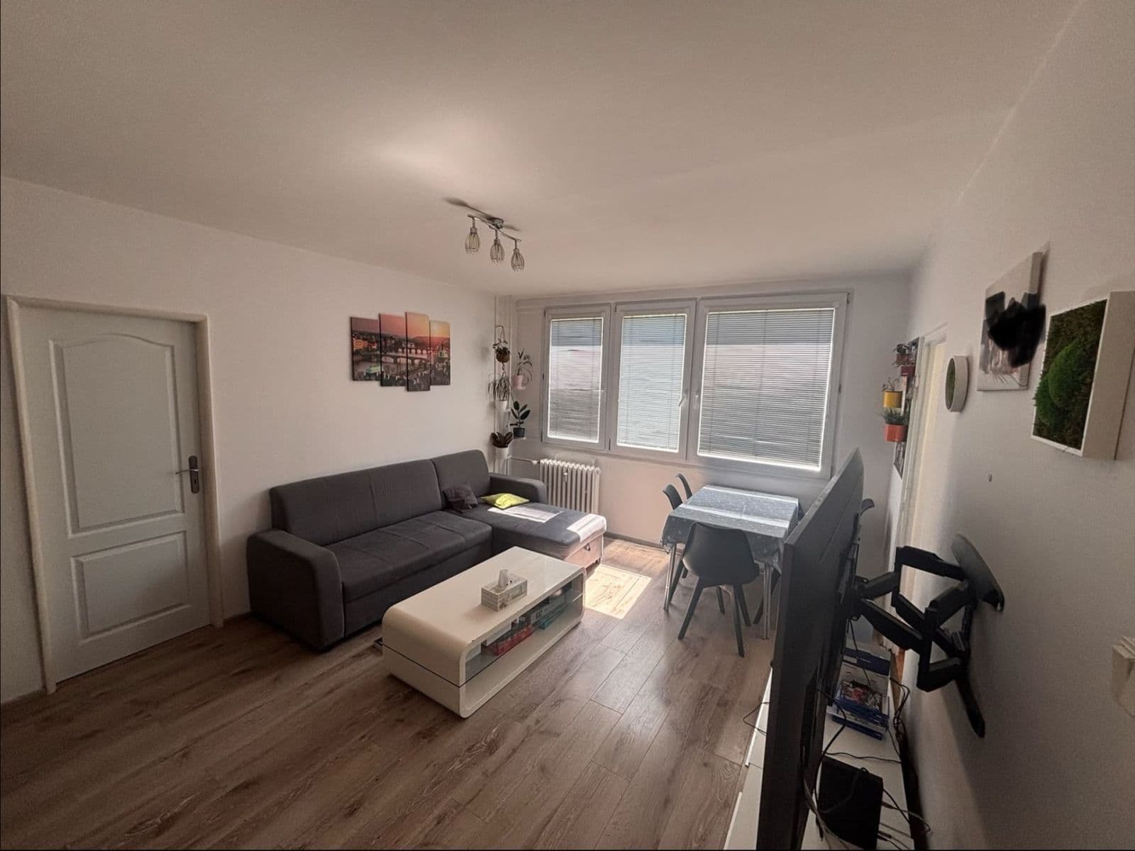 Prenájom bytu 3-izbový 60 m², Harrachovská, Praha, Praha Prenájom bytu 3-izbový 60 m², Harrachovská, Praha, Praha
