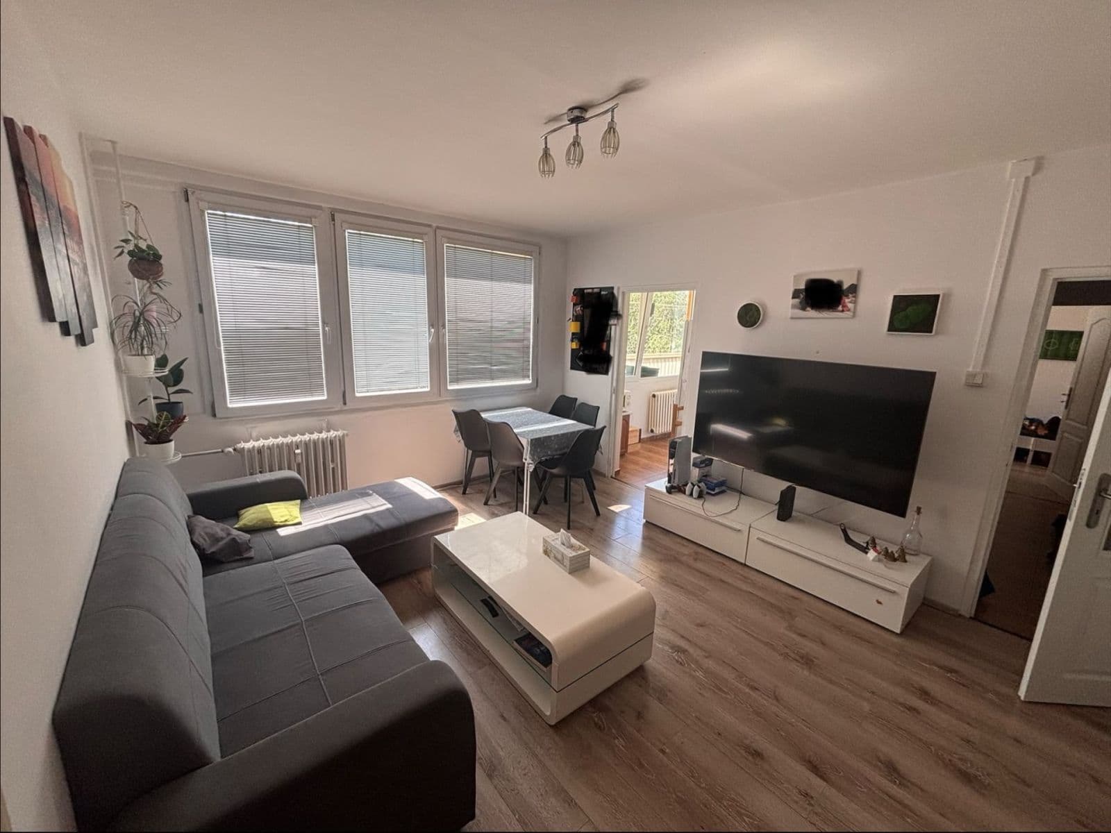 Prenájom bytu 3-izbový 60 m², Harrachovská, Praha, Praha Prenájom bytu 3-izbový 60 m², Harrachovská, Praha, Praha