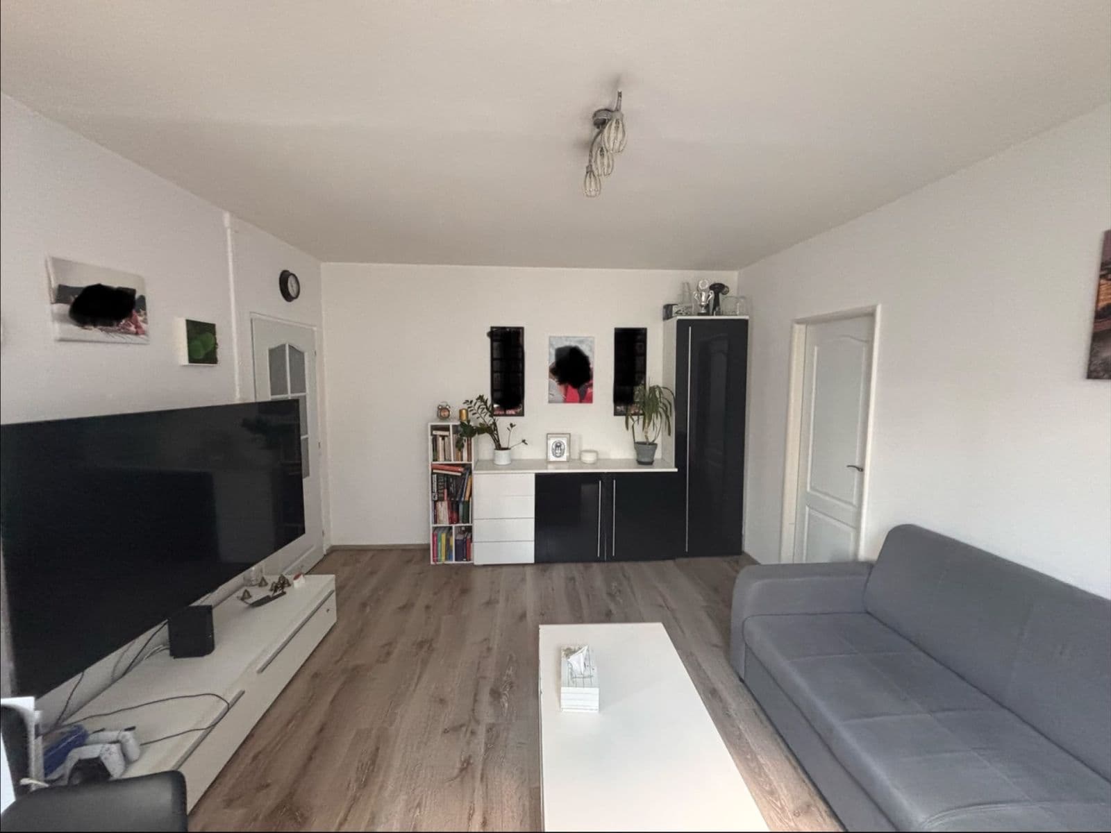 Prenájom bytu 3-izbový 60 m², Harrachovská, Praha, Praha Prenájom bytu 3-izbový 60 m², Harrachovská, Praha, Praha