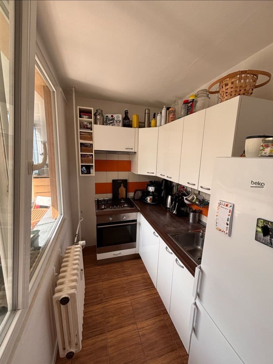 Prenájom bytu 3-izbový 60 m², Harrachovská, Praha, Praha Prenájom bytu 3-izbový 60 m², Harrachovská, Praha, Praha