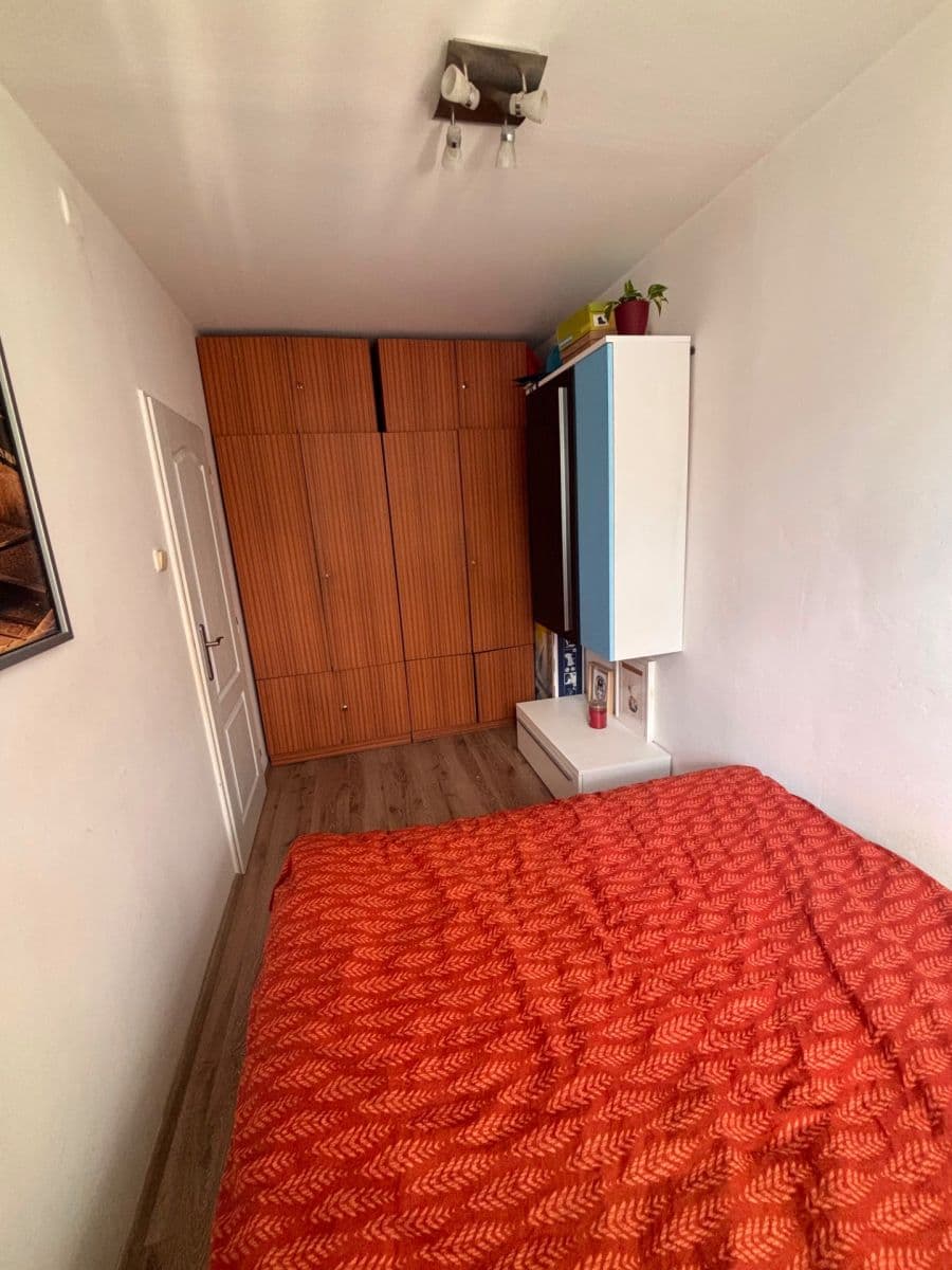 Prenájom bytu 3-izbový 60 m², Harrachovská, Praha, Praha Prenájom bytu 3-izbový 60 m², Harrachovská, Praha, Praha