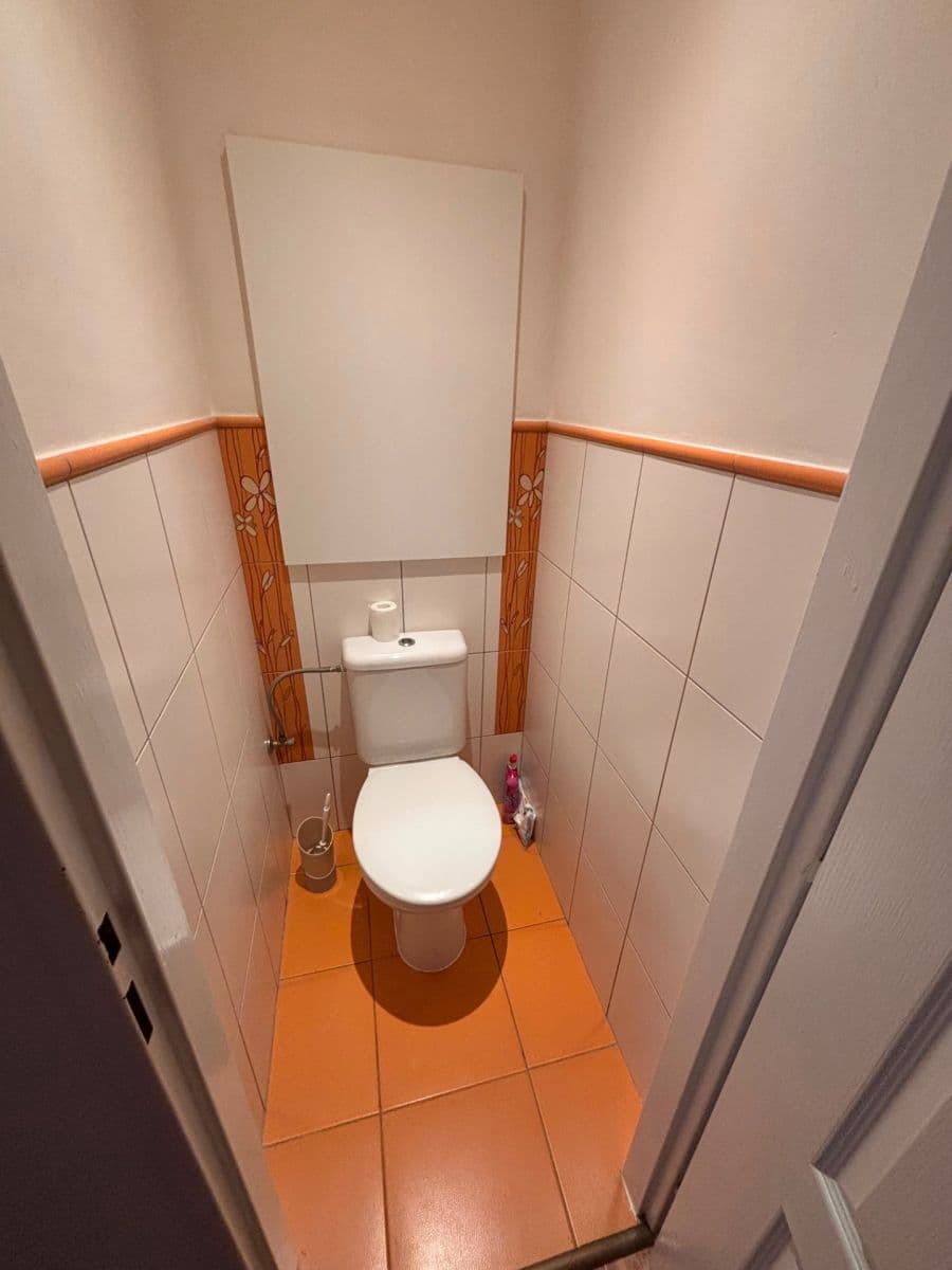 Prenájom bytu 3-izbový 60 m², Harrachovská, Praha, Praha Prenájom bytu 3-izbový 60 m², Harrachovská, Praha, Praha