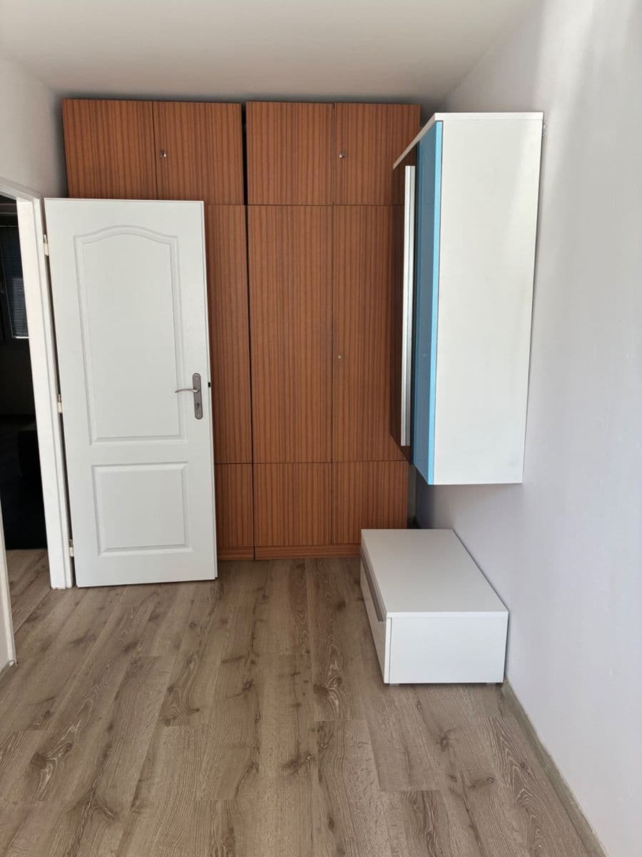 Prenájom bytu 3-izbový 60 m², Harrachovská, Praha, Praha Prenájom bytu 3-izbový 60 m², Harrachovská, Praha, Praha