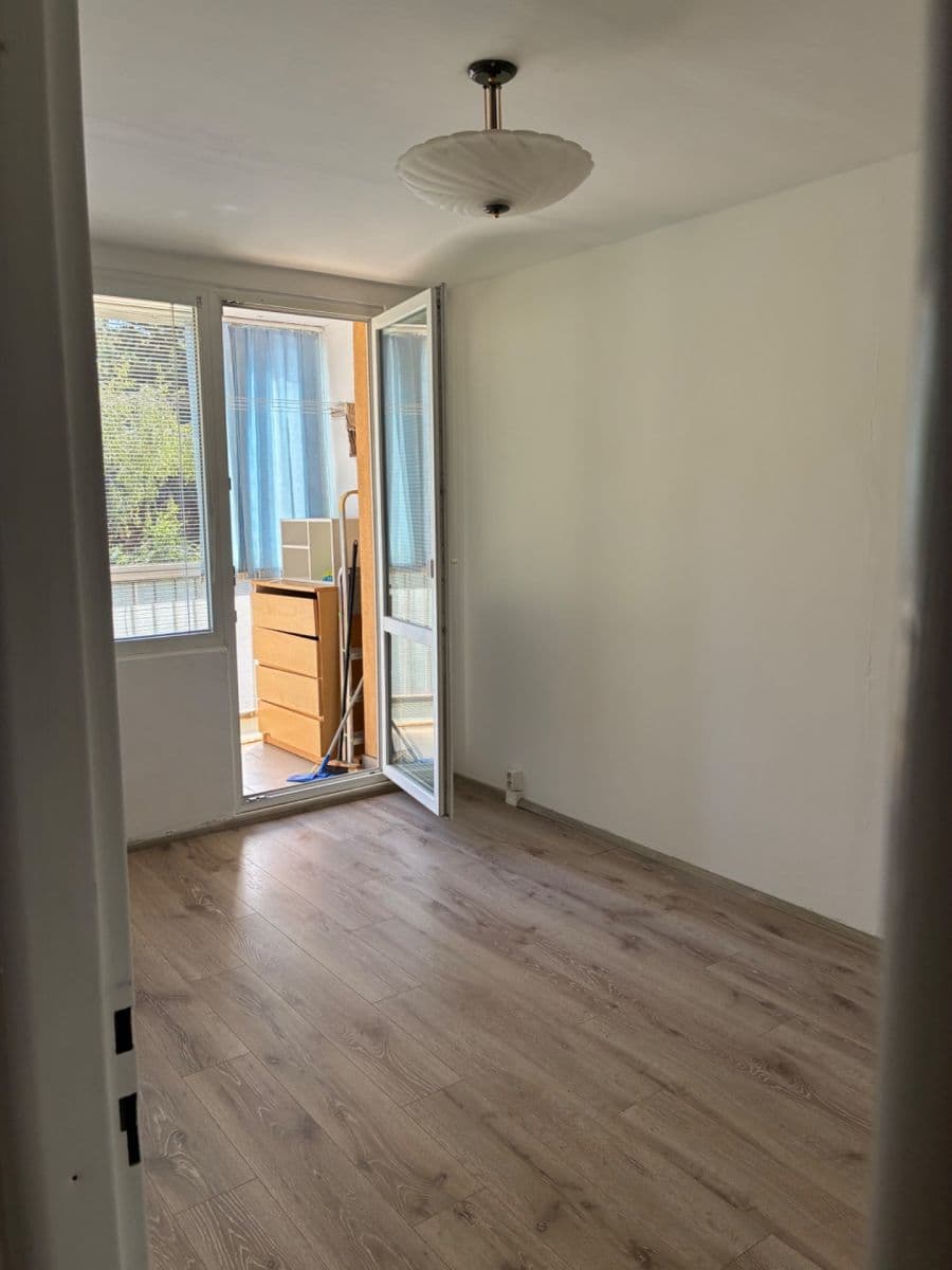 Prenájom bytu 3-izbový 60 m², Harrachovská, Praha, Praha Prenájom bytu 3-izbový 60 m², Harrachovská, Praha, Praha