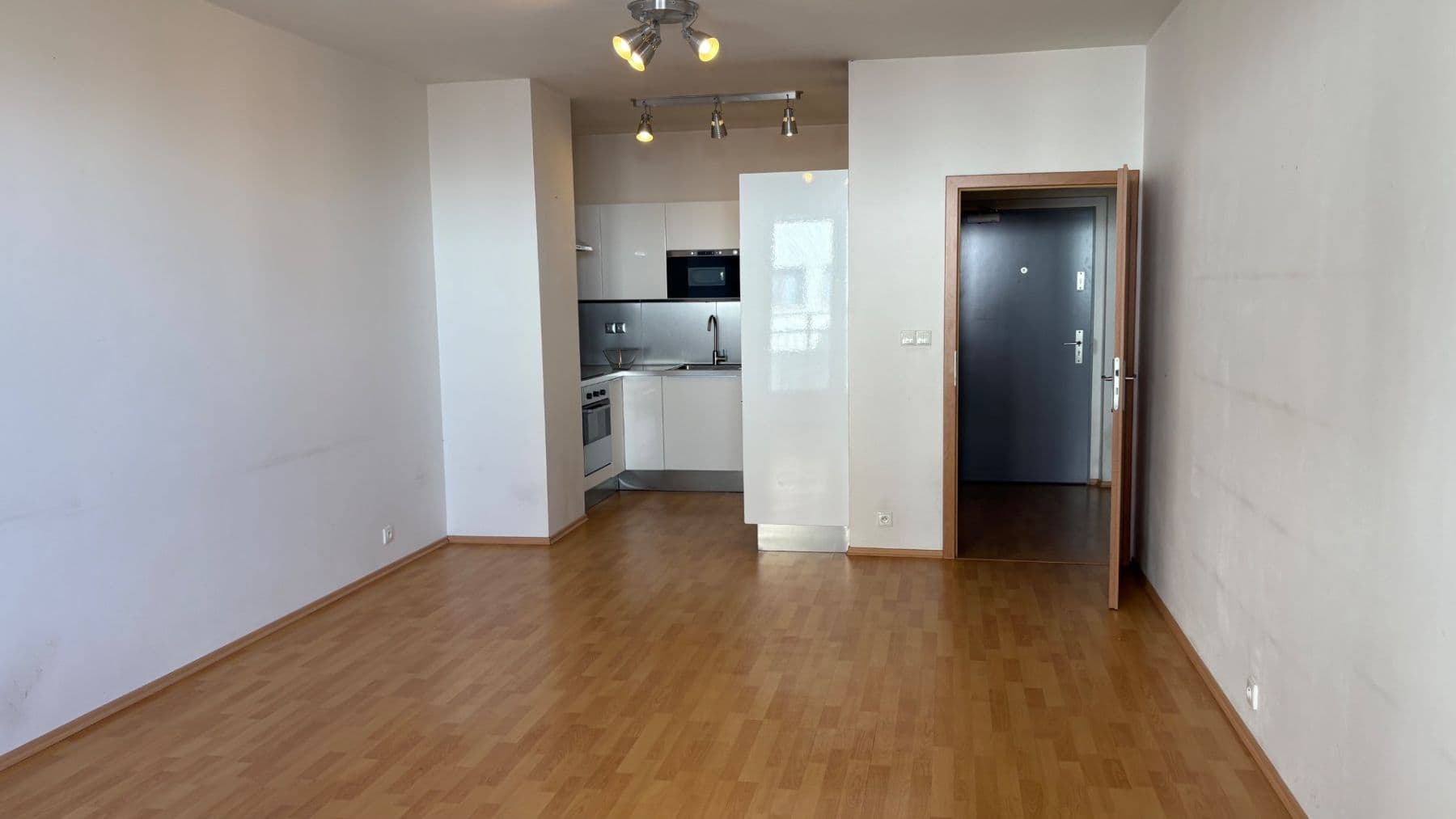Prenájom bytu 2-izbový 54 m², Na Slatince, Praha, Praha Prenájom bytu 2-izbový 54 m², Na Slatince, Praha, Praha