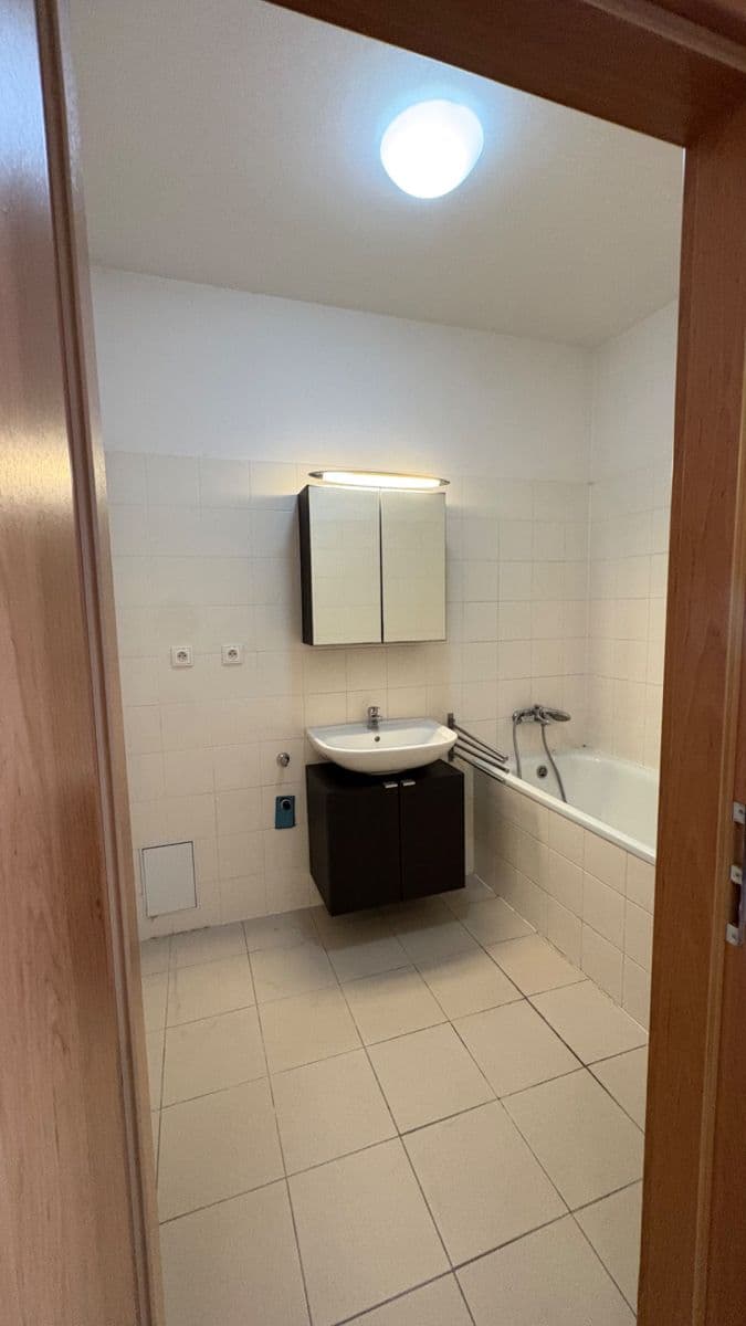 Prenájom bytu 2-izbový 54 m², Na Slatince, Praha, Praha Prenájom bytu 2-izbový 54 m², Na Slatince, Praha, Praha