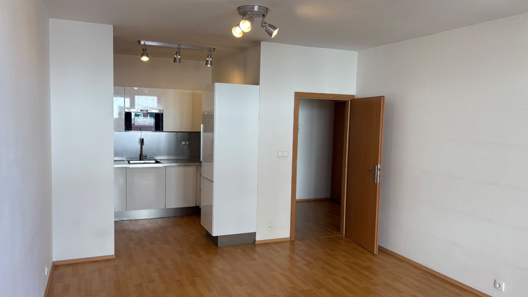 Prenájom bytu 2-izbový 54 m², Na Slatince, Praha, Praha Prenájom bytu 2-izbový 54 m², Na Slatince, Praha, Praha
