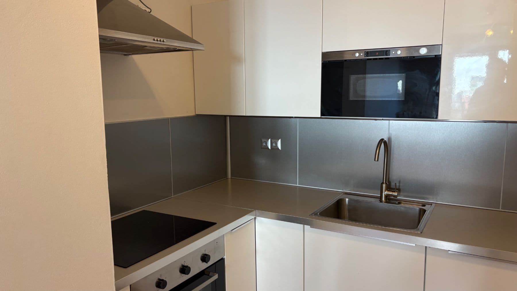 Prenájom bytu 2-izbový 54 m², Na Slatince, Praha, Praha Prenájom bytu 2-izbový 54 m², Na Slatince, Praha, Praha