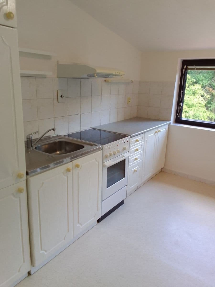 Prenájom bytu 2-izbový 56 m², Jedlová, Černošice, Středočeský kraj Prenájom bytu 2-izbový 56 m², Jedlová, Černošice, Středočeský kraj