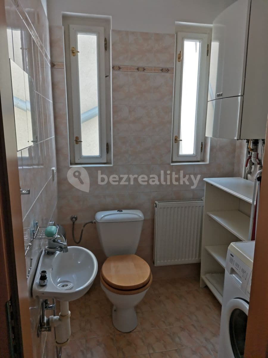 Prenájom bytu 2-izbový 45 m², Na Topolce, Praha, Praha Prenájom bytu 2-izbový 45 m², Na Topolce, Praha, Praha