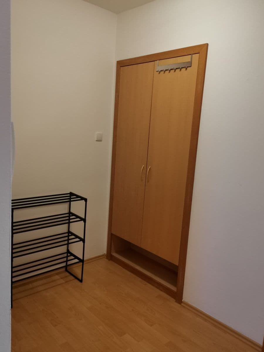 Prenájom bytu 2-izbový 45 m², Na Topolce, Praha, Praha Prenájom bytu 2-izbový 45 m², Na Topolce, Praha, Praha