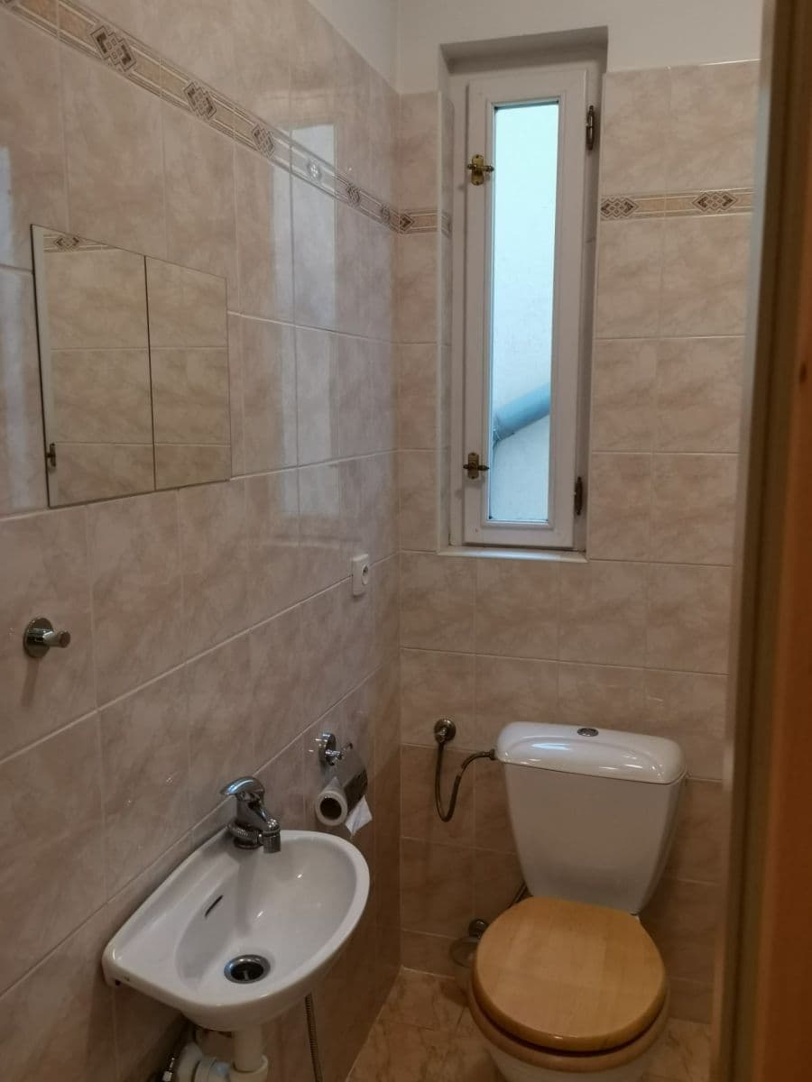 Prenájom bytu 2-izbový 45 m², Na Topolce, Praha, Praha Prenájom bytu 2-izbový 45 m², Na Topolce, Praha, Praha