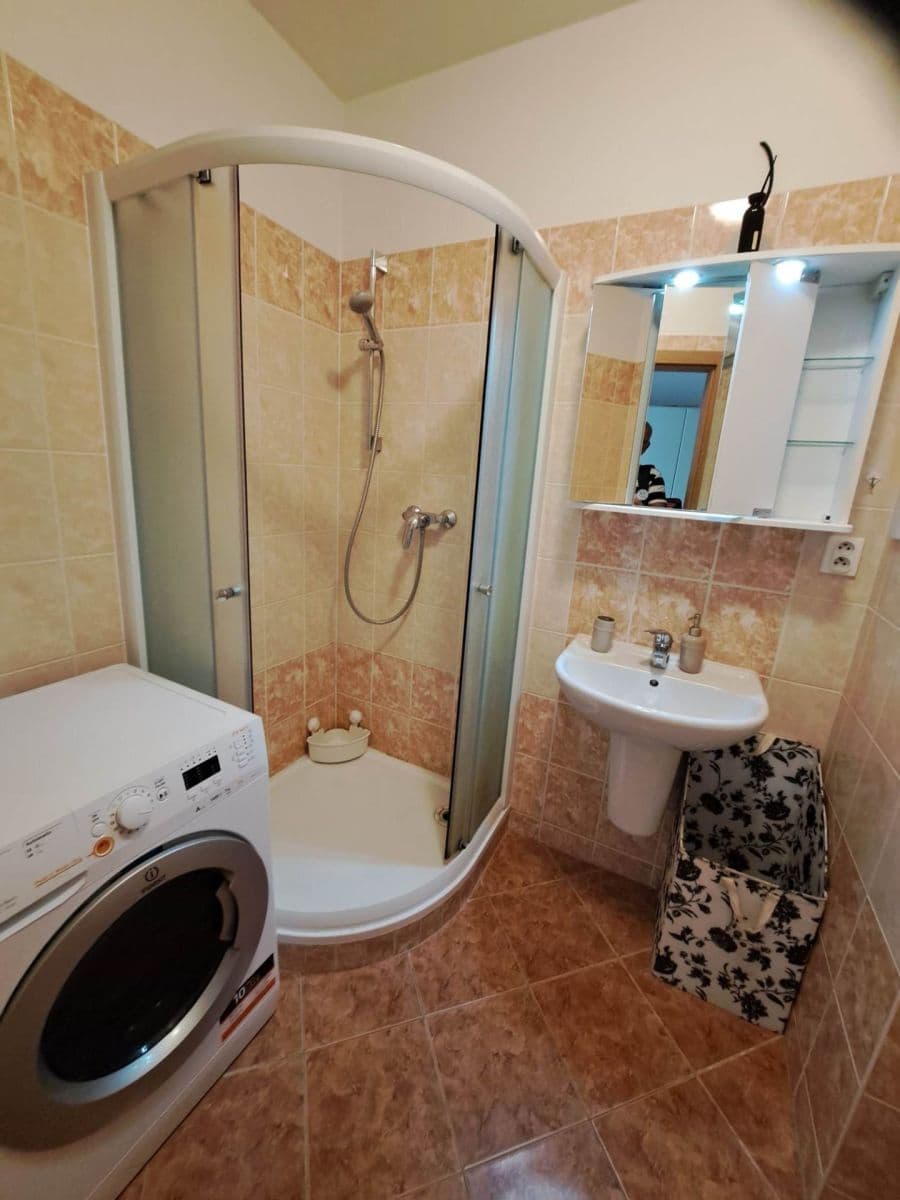 Prenájom bytu Garsoniéra 32 m², Hornoměcholupská, Praha, Praha Prenájom bytu Garsoniéra 32 m², Hornoměcholupská, Praha, Praha