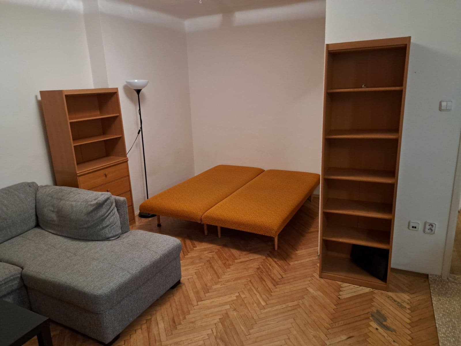 Prenájom bytu 1-izbový 36 m², Gruzínská, Praha, Praha Prenájom bytu 1-izbový 36 m², Gruzínská, Praha, Praha