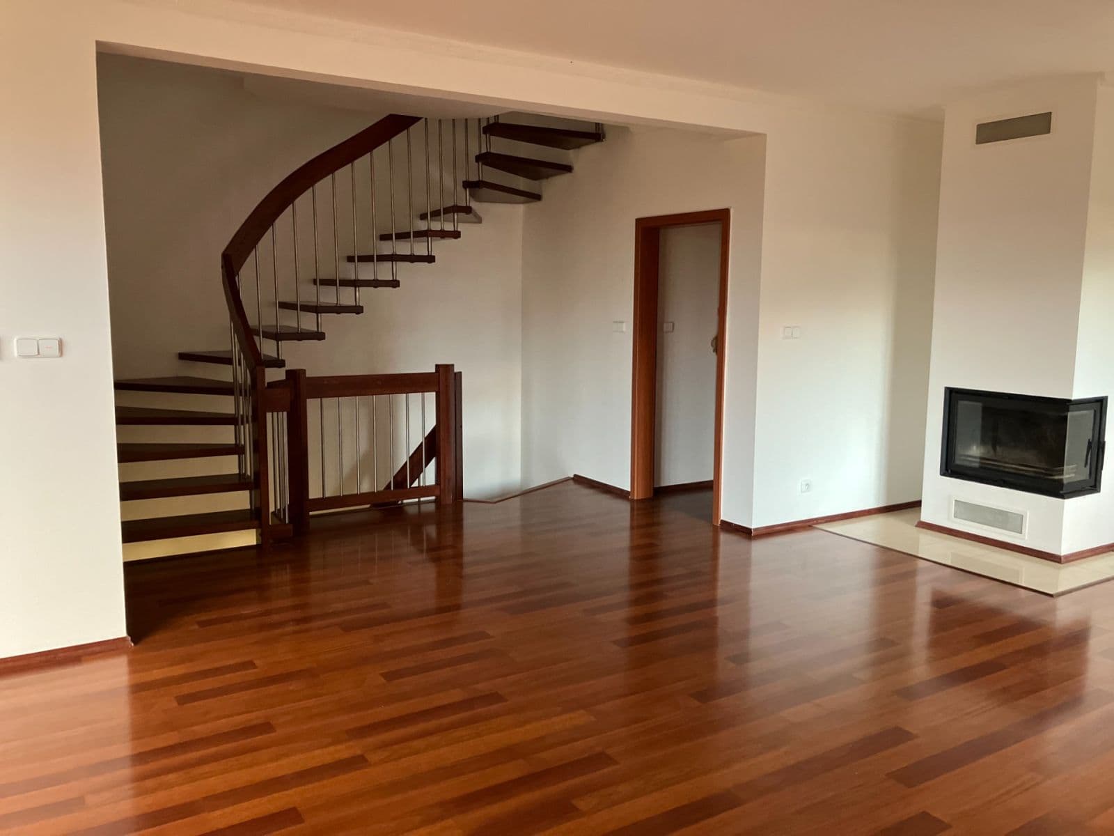 Prenájom domu 286 m², pozemek 447 m², Habrová, Horoměřice, Středočeský kraj Prenájom domu 286 m², pozemek 447 m², Habrová, Horoměřice, Středočeský kraj