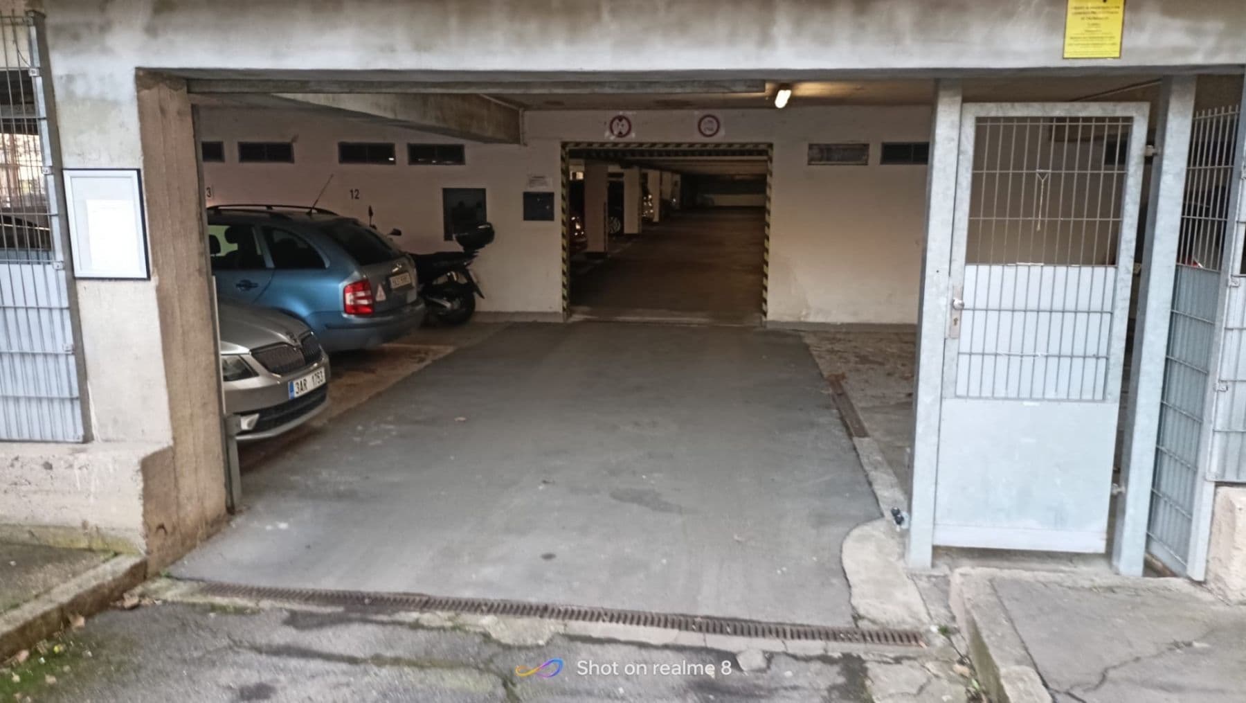 Prenájom garáže 12 m², Na Vrších, Praha, Praha Prenájom garáže 12 m², Na Vrších, Praha, Praha