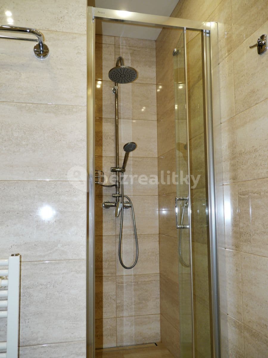 Prenájom bytu 1-izbový 37 m², Roháčova, Praha, Praha Prenájom bytu 1-izbový 37 m², Roháčova, Praha, Praha