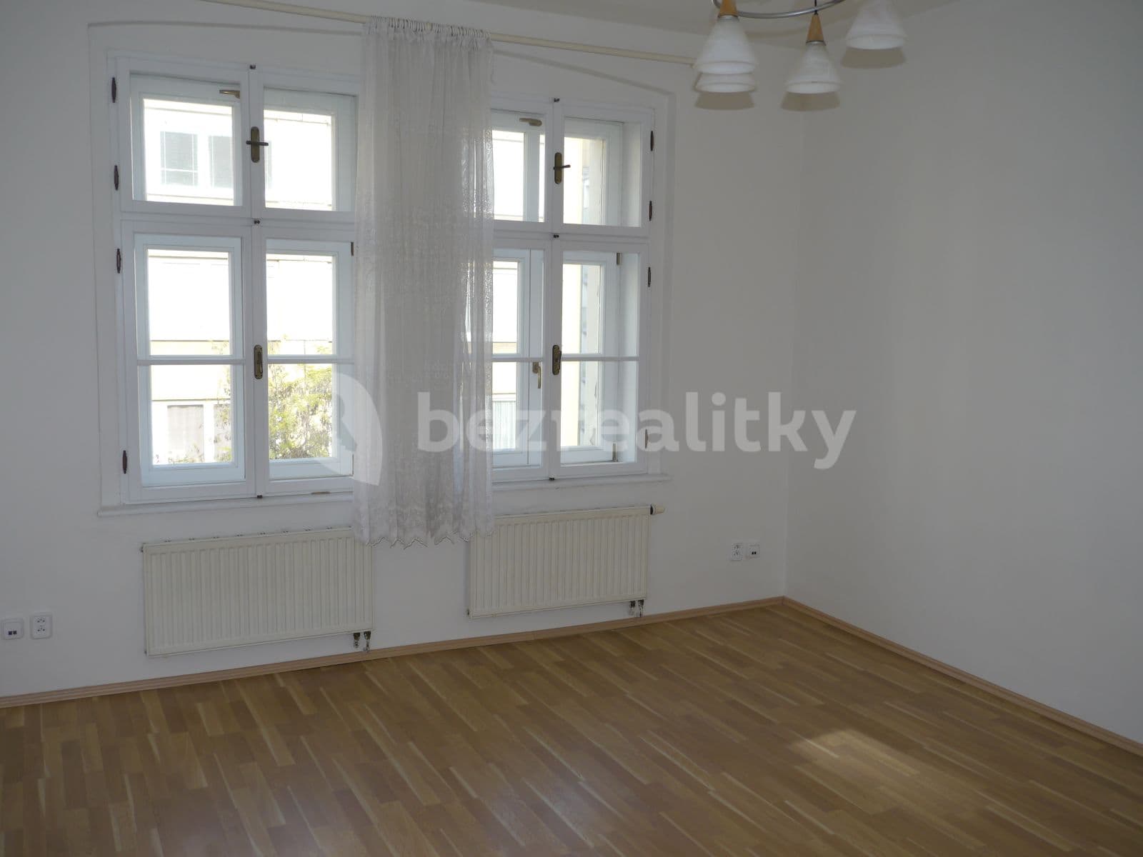 Prenájom bytu 1-izbový 37 m², Roháčova, Praha, Praha Prenájom bytu 1-izbový 37 m², Roháčova, Praha, Praha