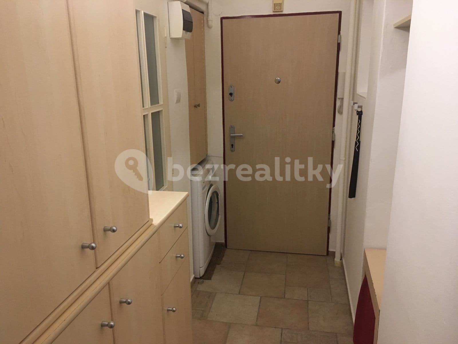 Prenájom bytu 1-izbový 30 m², Pod Strojírnami, Praha, Praha Prenájom bytu 1-izbový 30 m², Pod Strojírnami, Praha, Praha