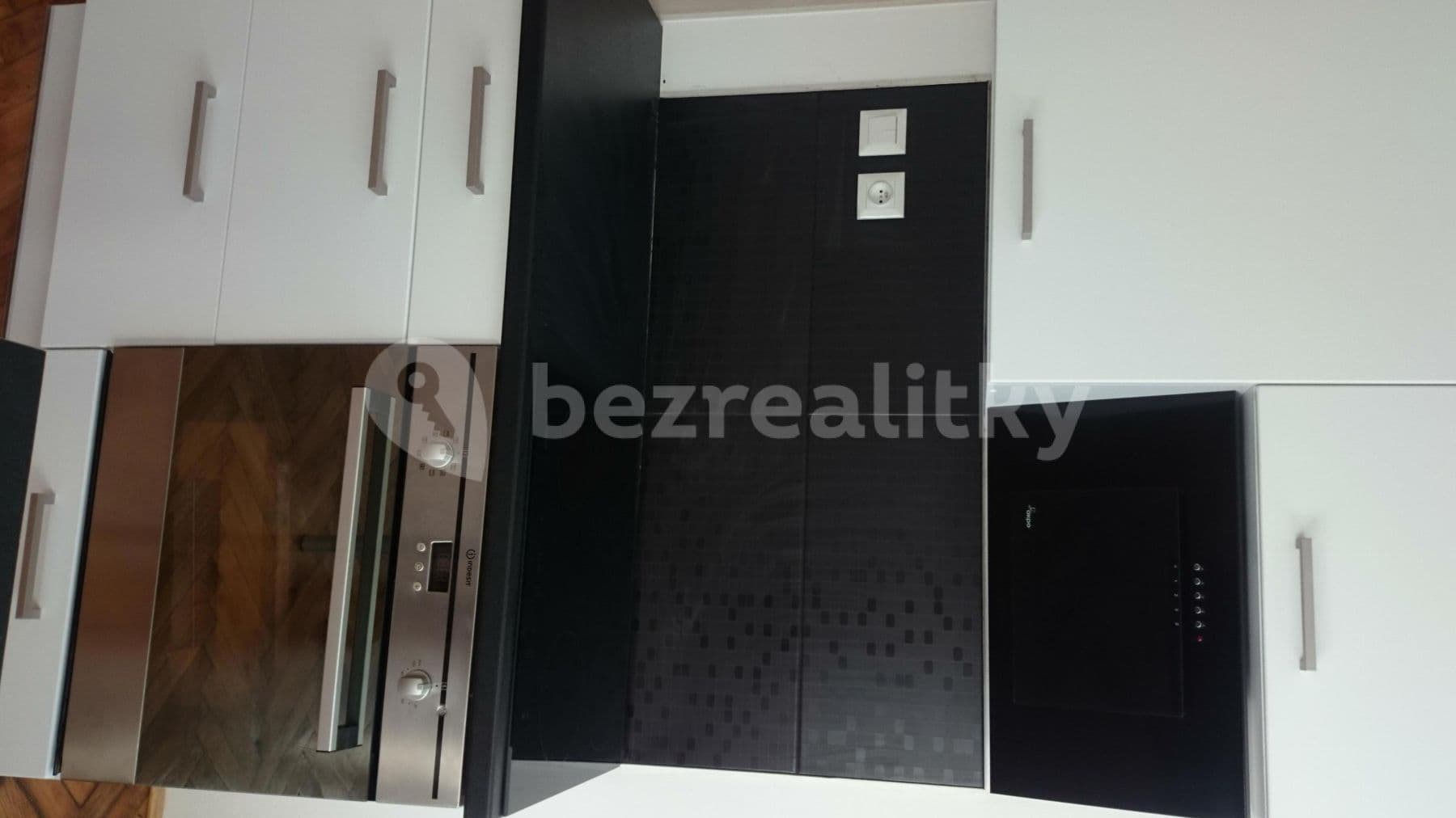 Prenájom bytu 1-izbový 30 m², Korálková, Jablonec nad Nisou, Liberecký kraj Prenájom bytu 1-izbový 30 m², Korálková, Jablonec nad Nisou, Liberecký kraj