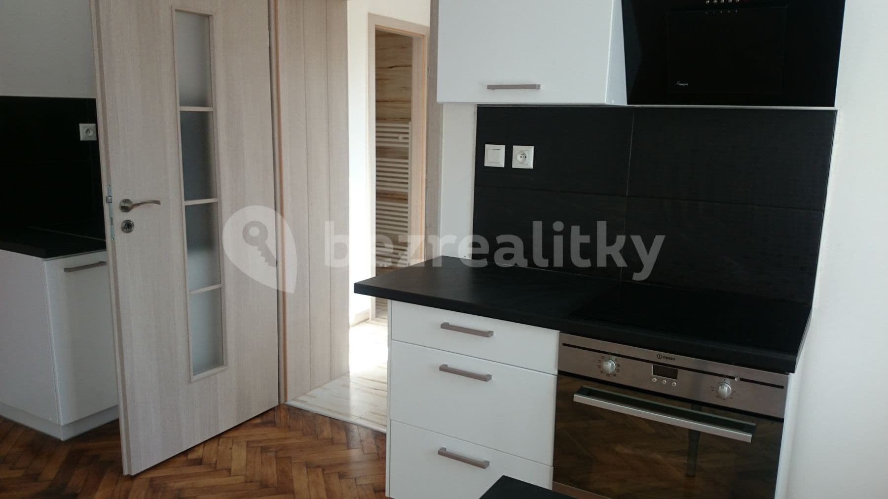 Prenájom bytu 1-izbový 30 m², Korálková, Jablonec nad Nisou, Liberecký kraj Prenájom bytu 1-izbový 30 m², Korálková, Jablonec nad Nisou, Liberecký kraj