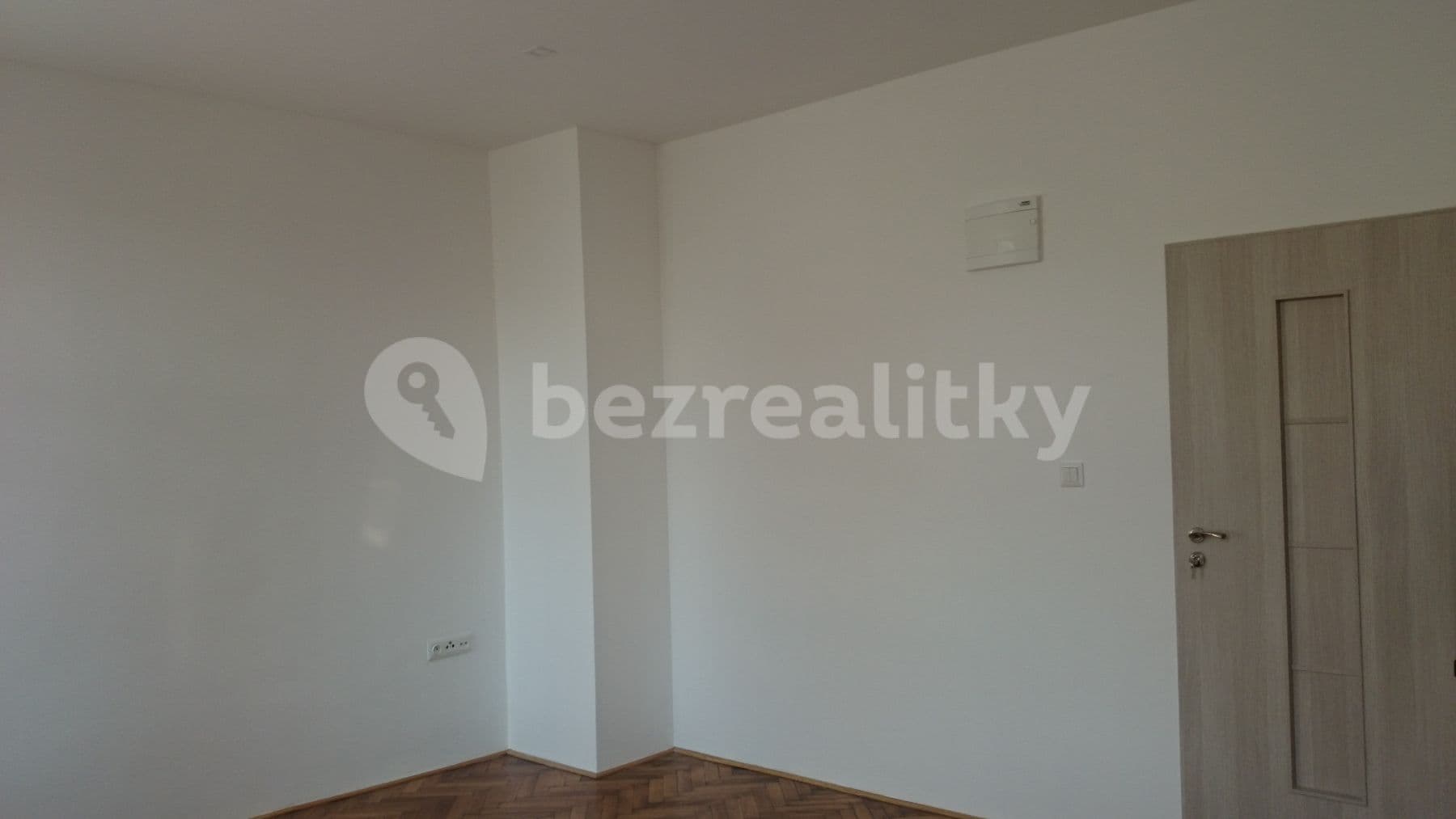 Prenájom bytu 1-izbový 30 m², Korálková, Jablonec nad Nisou, Liberecký kraj Prenájom bytu 1-izbový 30 m², Korálková, Jablonec nad Nisou, Liberecký kraj
