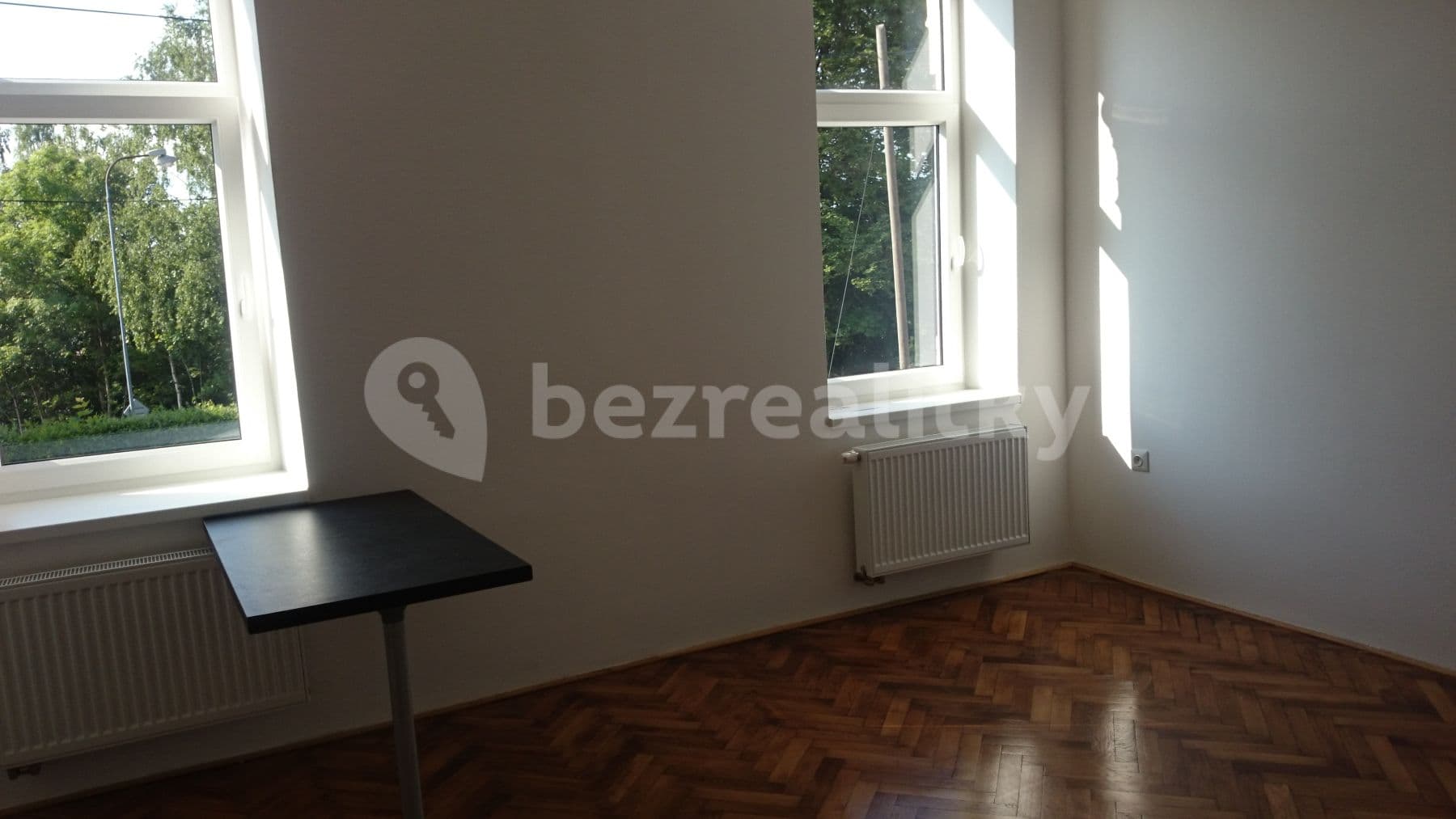 Prenájom bytu 1-izbový 30 m², Korálková, Jablonec nad Nisou, Liberecký kraj Prenájom bytu 1-izbový 30 m², Korálková, Jablonec nad Nisou, Liberecký kraj
