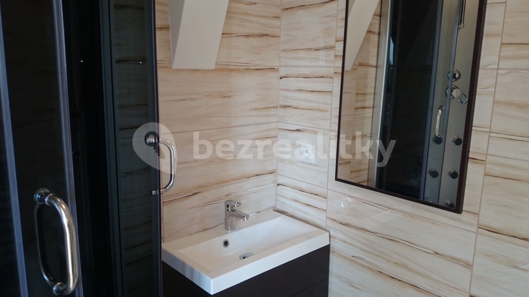 Prenájom bytu 1-izbový 30 m², Korálková, Jablonec nad Nisou, Liberecký kraj Prenájom bytu 1-izbový 30 m², Korálková, Jablonec nad Nisou, Liberecký kraj