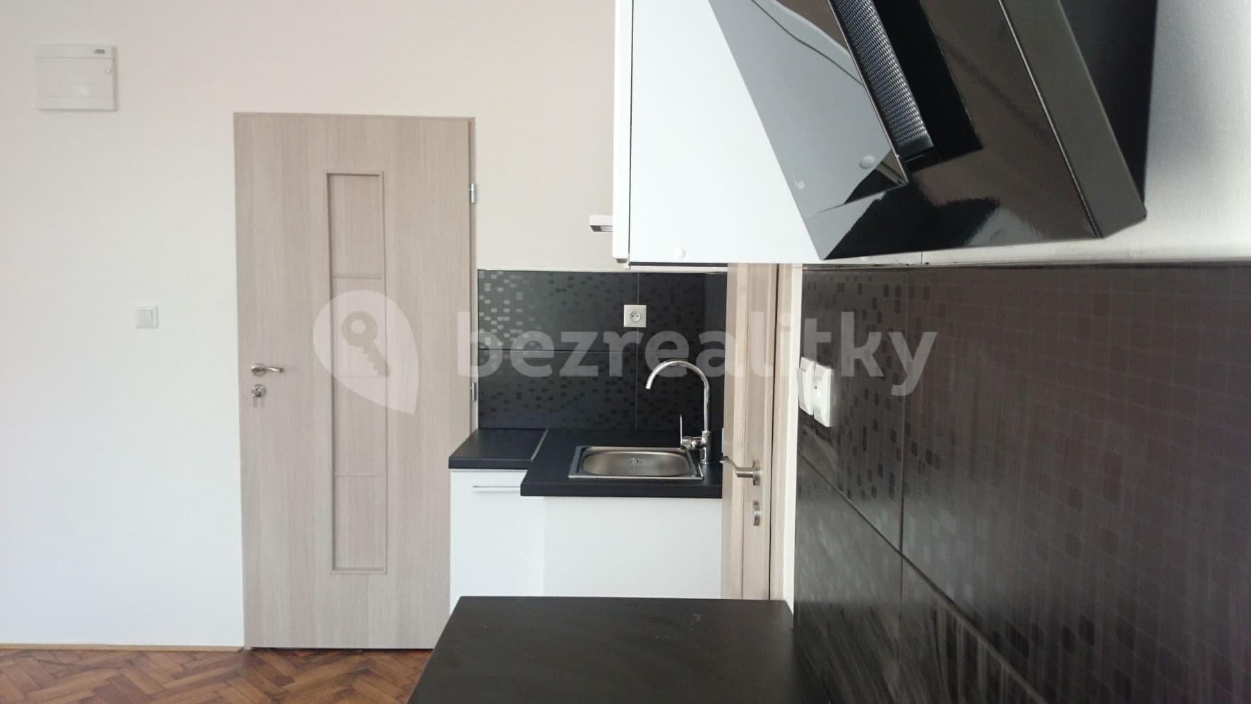 Prenájom bytu 1-izbový 30 m², Korálková, Jablonec nad Nisou, Liberecký kraj Prenájom bytu 1-izbový 30 m², Korálková, Jablonec nad Nisou, Liberecký kraj