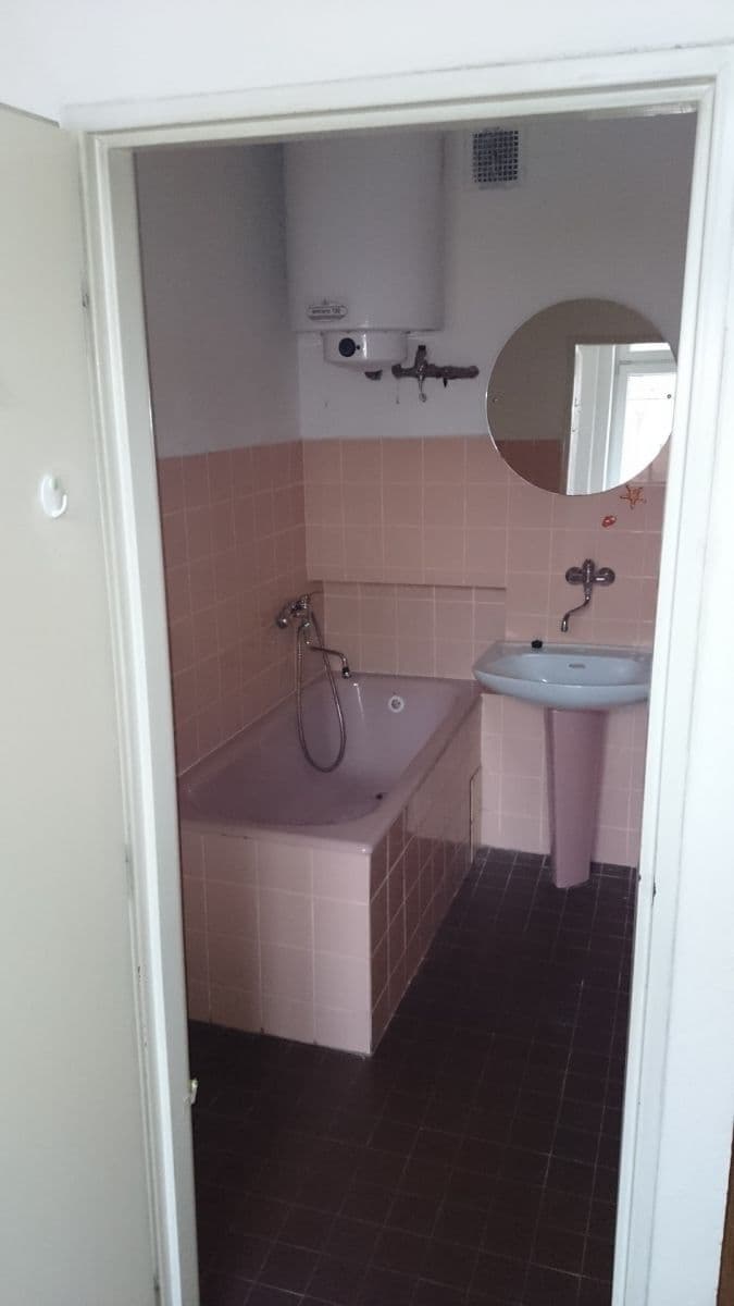 Prenájom bytu 1-izbový 35 m², Vrchlického, Praha, Praha Prenájom bytu 1-izbový 35 m², Vrchlického, Praha, Praha