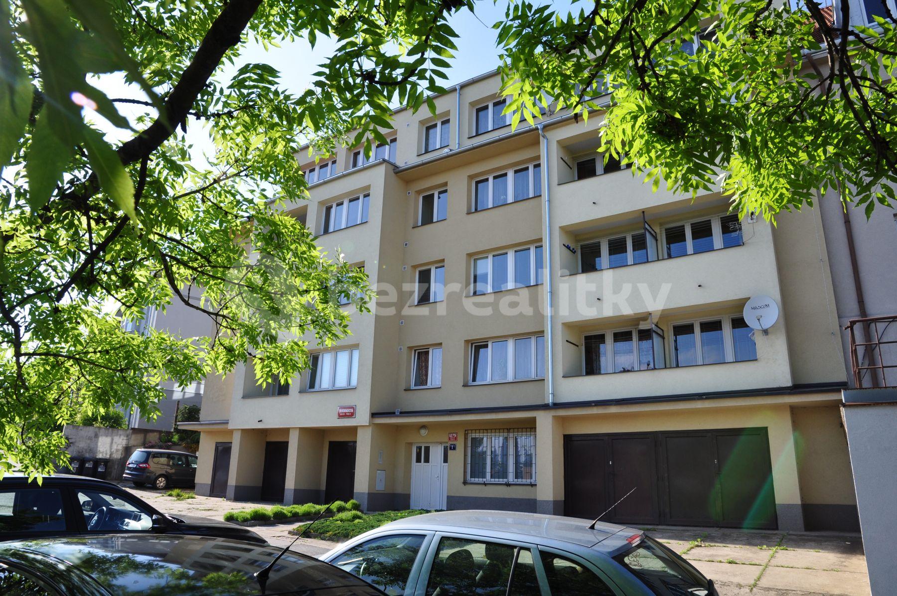 Prenájom bytu 3-izbový 86 m², Třeboradická, Praha, Praha