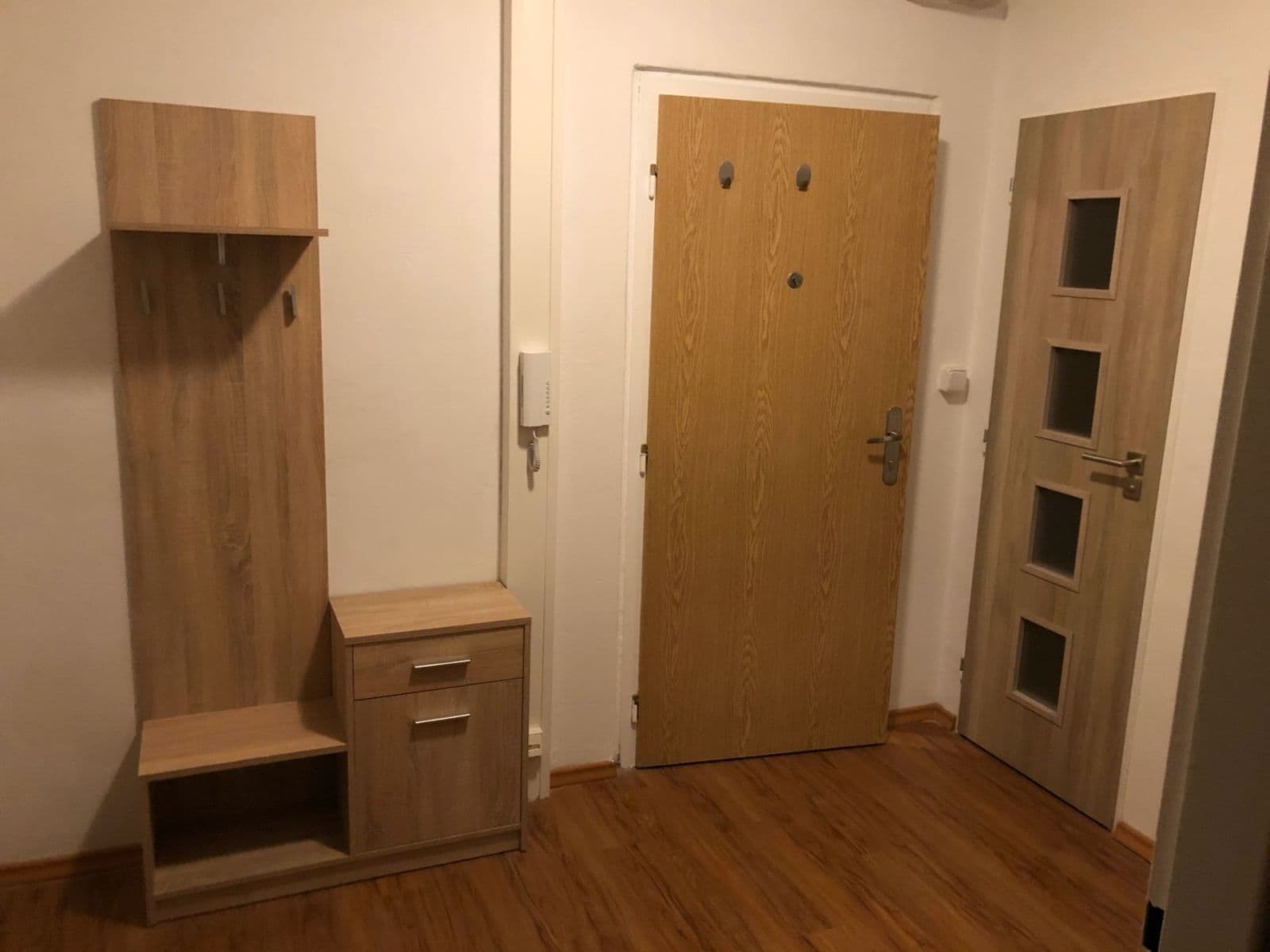 Prenájom bytu 2-izbový 41 m², Makovského, Praha, Praha Prenájom bytu 2-izbový 41 m², Makovského, Praha, Praha