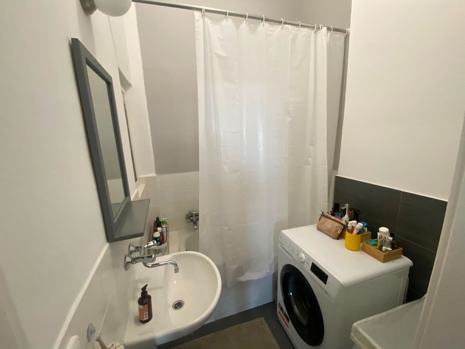 Prenájom bytu 1-izbový 28 m², Šlikova, Praha, Praha Prenájom bytu 1-izbový 28 m², Šlikova, Praha, Praha