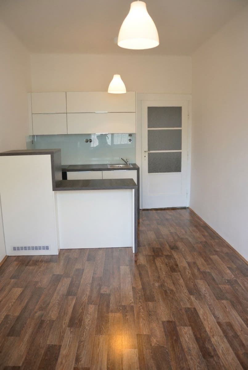Prenájom bytu 2-izbový 45 m², Na Louži, Praha, Praha Prenájom bytu 2-izbový 45 m², Na Louži, Praha, Praha
