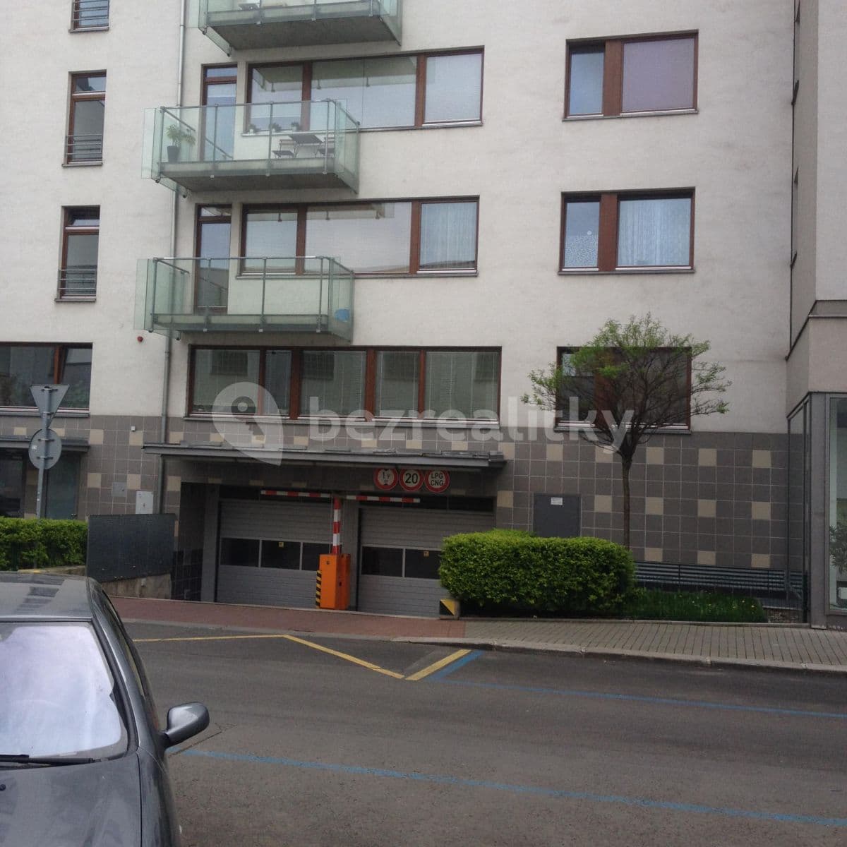 Prenájom garáže 12 m², Poupětova, Praha, Praha Prenájom garáže 12 m², Poupětova, Praha, Praha