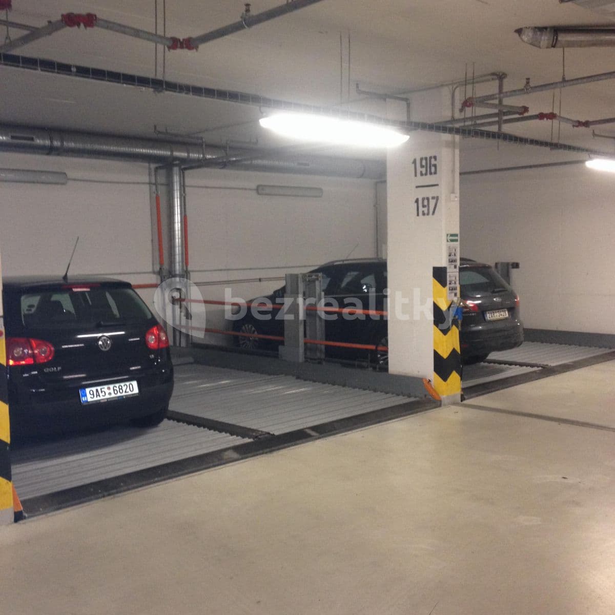 Prenájom garáže 12 m², Poupětova, Praha, Praha Prenájom garáže 12 m², Poupětova, Praha, Praha