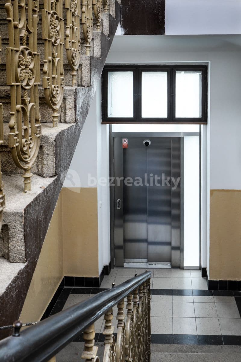 Prenájom bytu 2-izbový 75 m², U Rajské zahrady, Praha, Praha Prenájom bytu 2-izbový 75 m², U Rajské zahrady, Praha, Praha