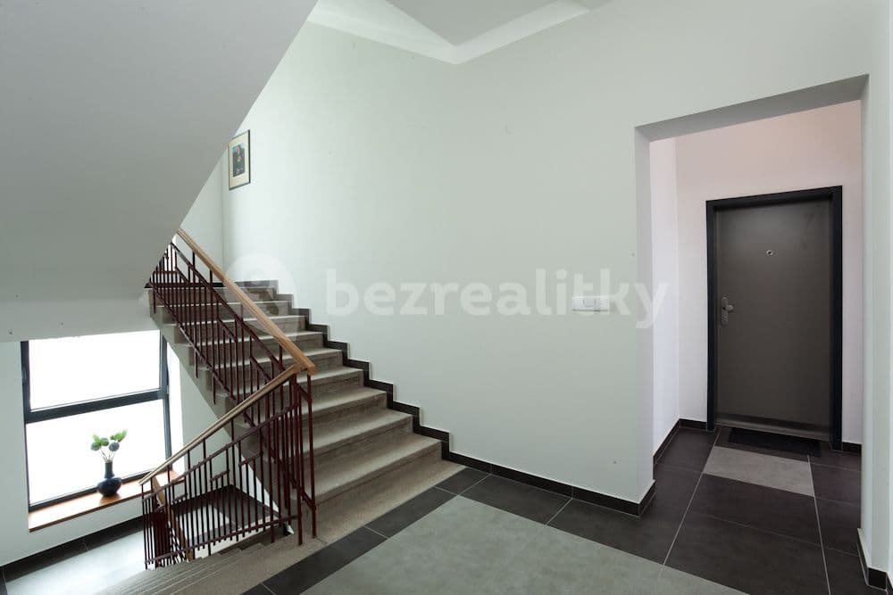 Prenájom bytu 2-izbový 41 m², Zenklova, Praha, Praha