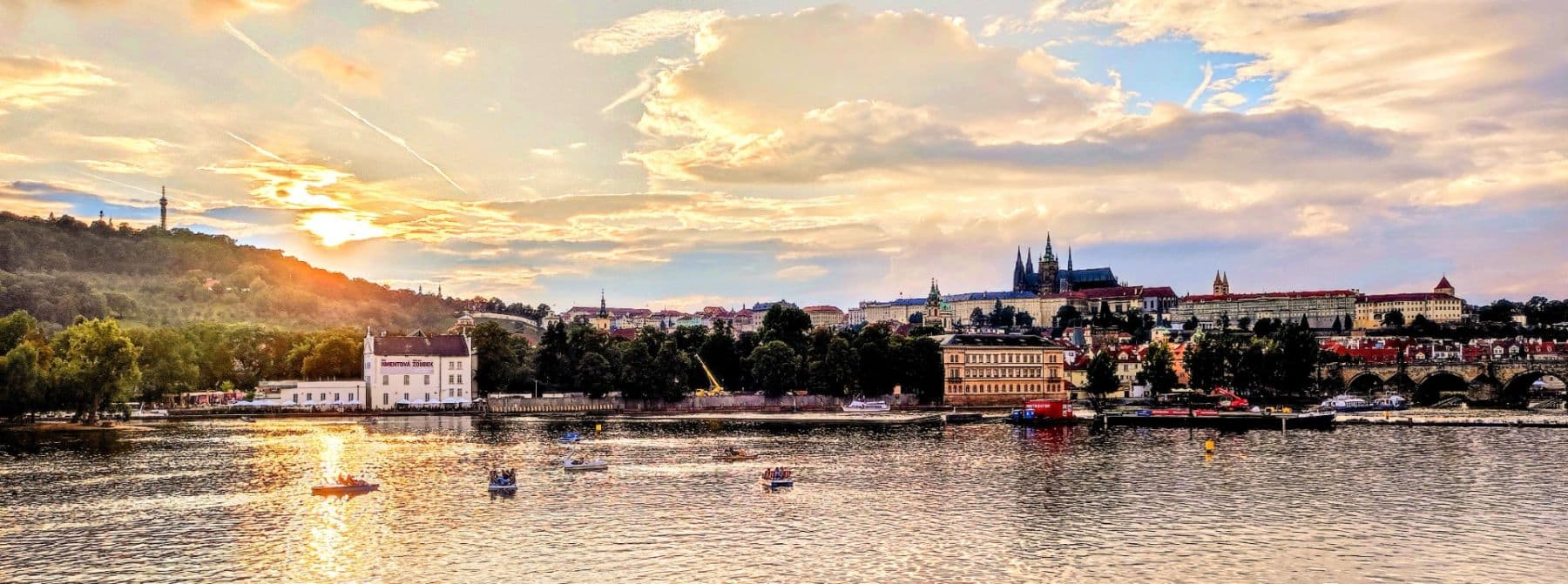 Prenájom bytu 1-izbový 30 m², Konviktská, Praha, Praha Prenájom bytu 1-izbový 30 m², Konviktská, Praha, Praha