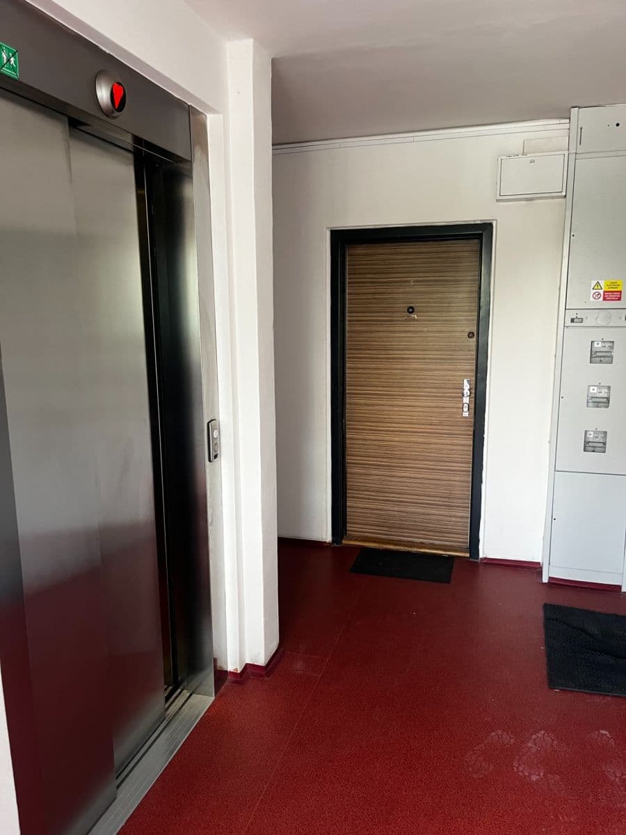Prenájom bytu 2-izbový 43 m², Zdiměřická, Praha, Praha Prenájom bytu 2-izbový 43 m², Zdiměřická, Praha, Praha