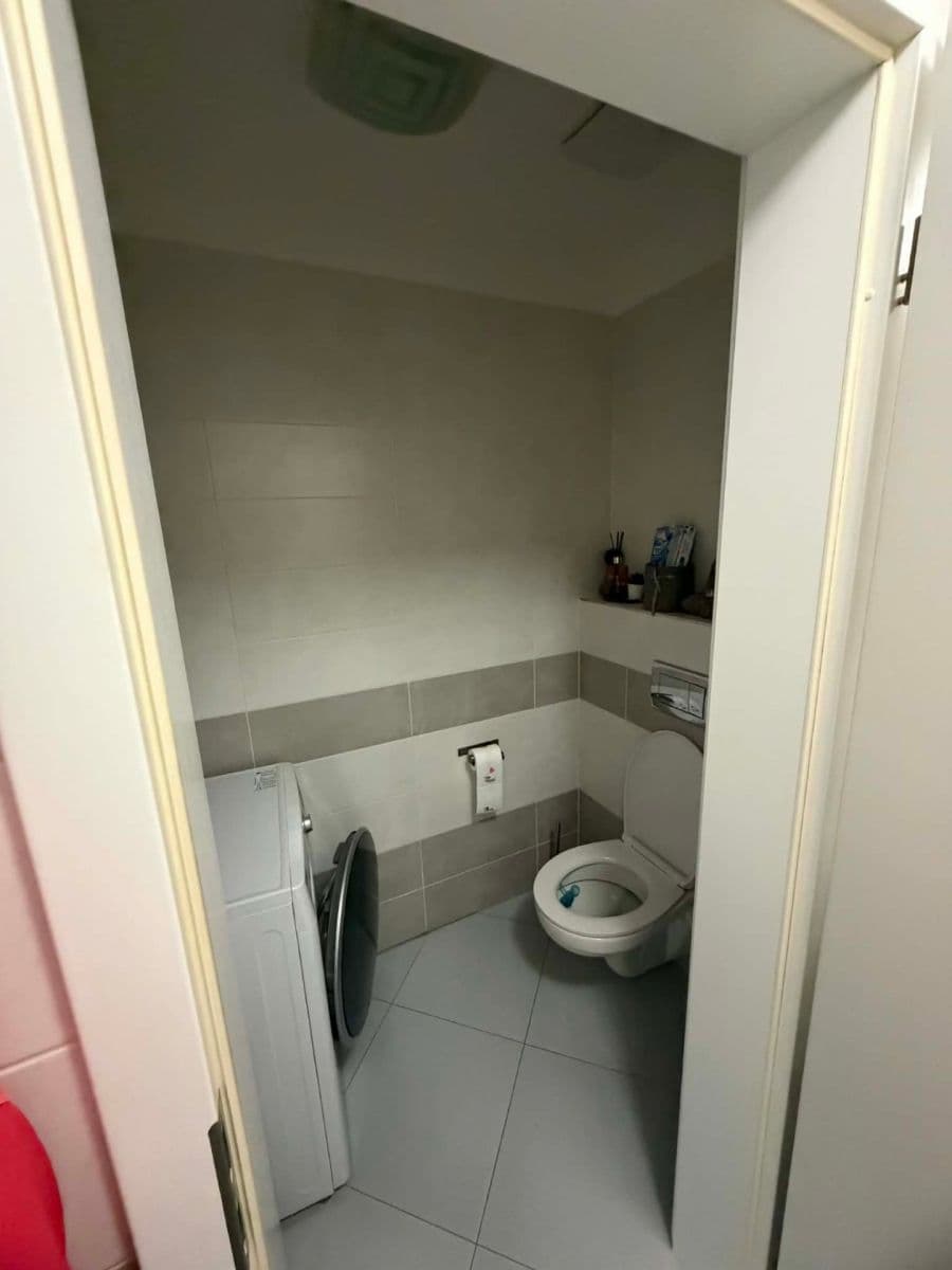 Prenájom bytu Garsoniéra 28 m², Míšovická, Praha, Praha Prenájom bytu Garsoniéra 28 m², Míšovická, Praha, Praha