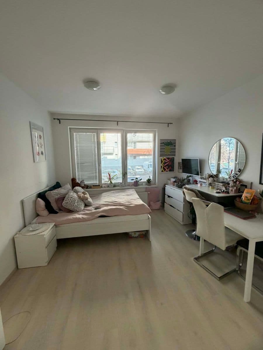 Prenájom bytu Garsoniéra 28 m², Míšovická, Praha, Praha Prenájom bytu Garsoniéra 28 m², Míšovická, Praha, Praha