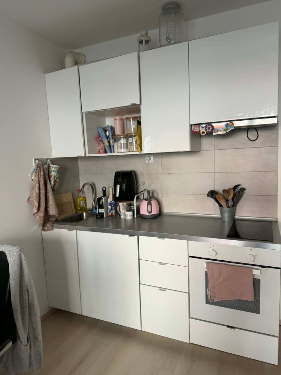 Prenájom bytu Garsoniéra 28 m², Míšovická, Praha, Praha Prenájom bytu Garsoniéra 28 m², Míšovická, Praha, Praha