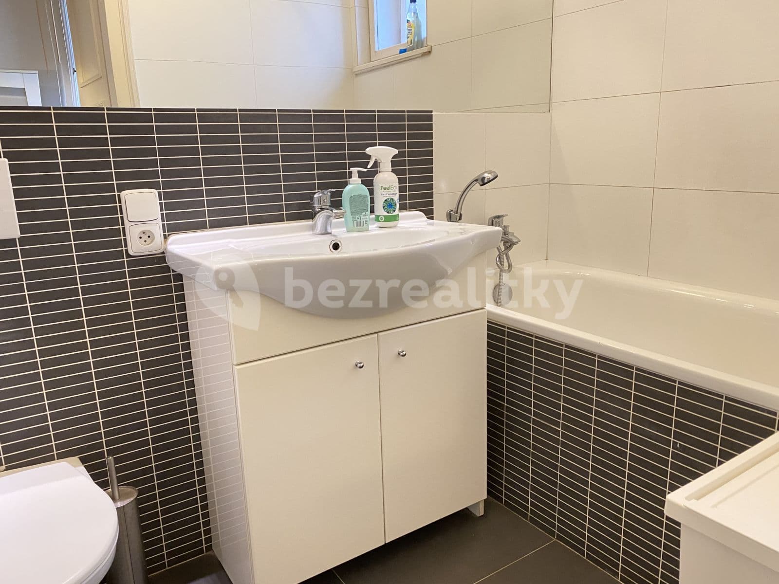 Prenájom bytu Garsoniéra 19 m², Koldínova, Praha, Praha Prenájom bytu Garsoniéra 19 m², Koldínova, Praha, Praha