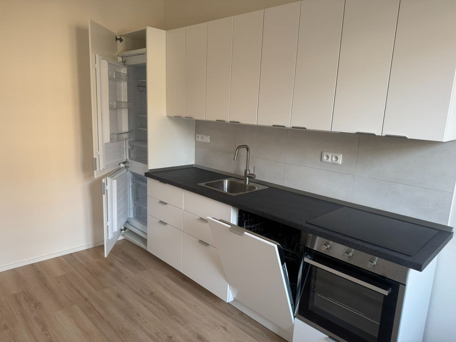 Prenájom bytu 1-izbový 32 m², Na Farkáně III, Praha, Praha Prenájom bytu 1-izbový 32 m², Na Farkáně III, Praha, Praha